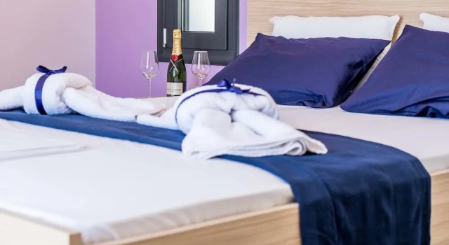 Апартаменты Deluxe Golden Sun Suites