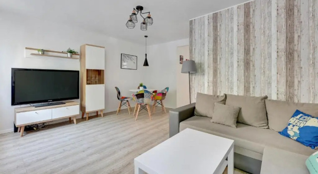 Beniowskiego Cosy Apartment, Varaa Huoneisto Hotellit Pommeri pysäköinnillä, Pysäköinti
