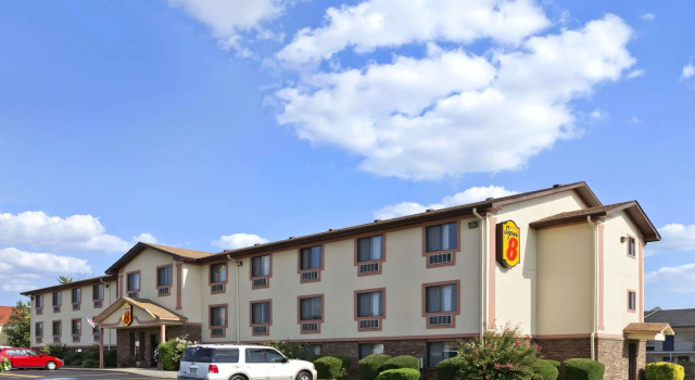 Super 8 by Wyndham Russellville