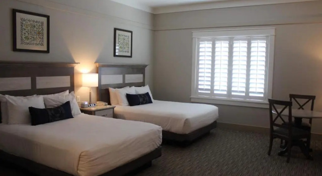 Четырёхместный номер Standard Carlisle Inn Sarasota