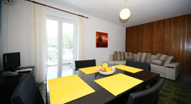 Апартаменты с 2 комнатами с балконом и с видом на море Apartments Villa Marijeta with Free Parking