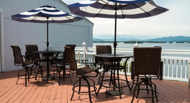 Двухместный номер Standard с балконом и с видом на озеро Belknap Point Inn