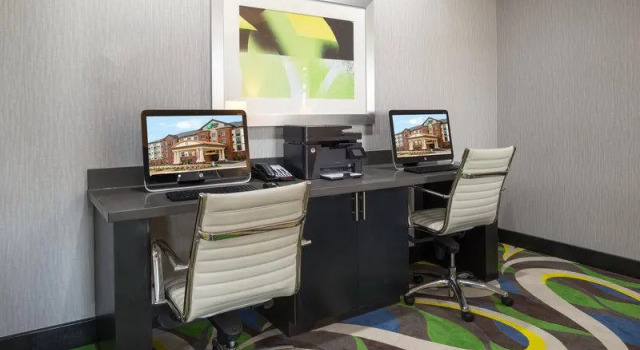Двухместный номер Superior Holiday Inn Express and Suites Norman by IHG