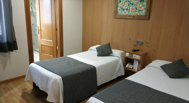 Hostal Izaga, Rezervați Hotel Noáin Navarre