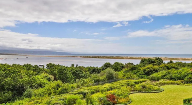 Апартаменты Beach House Plett Lookout