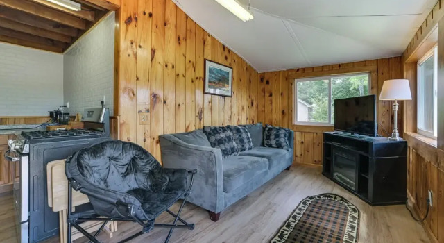 Коттедж Lupton Cabin Near Lake & Trails - Fire Pit & More!