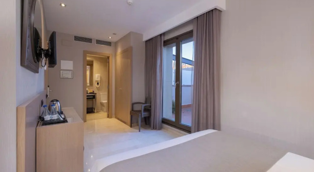 Двухместный номер с террасой Gran Hotel Barcino 4 Sup