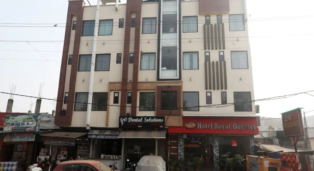 OYO 2629 Hotel Royal Odyssey, Забронировать Отель Отели Мератх 5 звезд, 5*