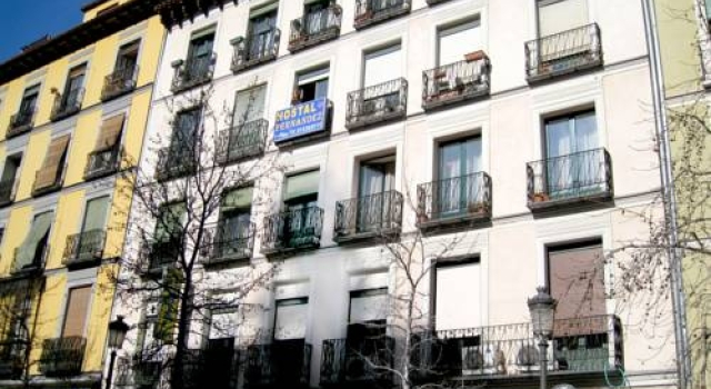 Hostal Fernández Atocha, Забронировать Отель центр города Мадрид, рядом с Дом-музей Лопе де Вега
