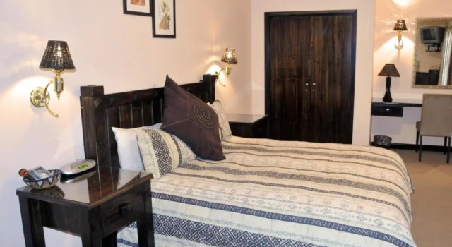 Номер Deluxe Ipe Tombe Guest Lodge - Midrand
