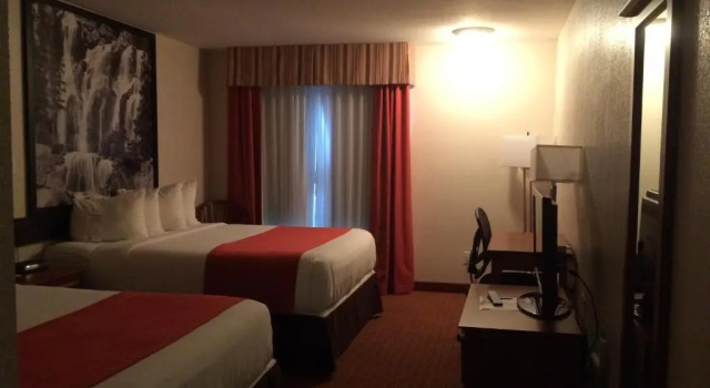 Четырёхместный номер Standard Super 8 by Wyndham Drayton Valley