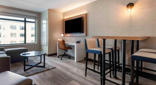Люкс Cambria Hotel Portland Downtown Old Port