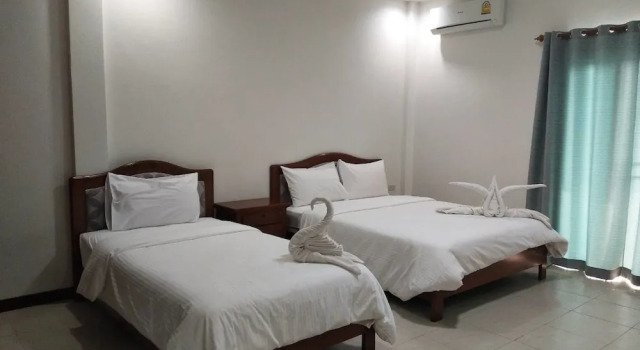 S Family Residence, Varaa Hotelli Hotellit North-Eastern Thailand pysäköinnillä, Pysäköinti