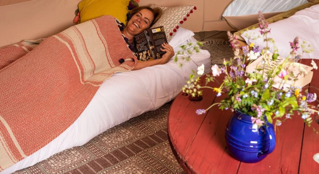 Whispers the Wind Bell Tent Hang Out Zone, Забронировать Отель Хадсуэлл Англия