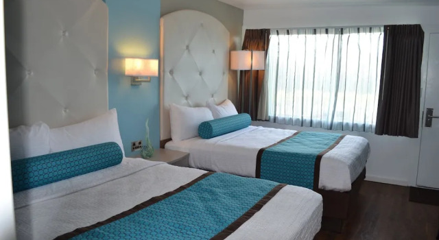 Четырёхместный номер Superior The Freeport Inn and Marina