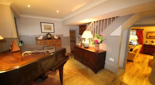 Woundales Farmhouse bed and breakfast, Book Hotel 4-stjernede hoteller i Merseyside, 4*