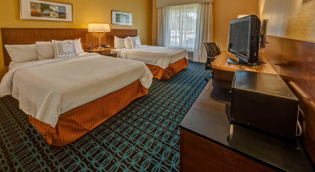 Четырёхместный номер Standard Fairfield by Marriott Russellville