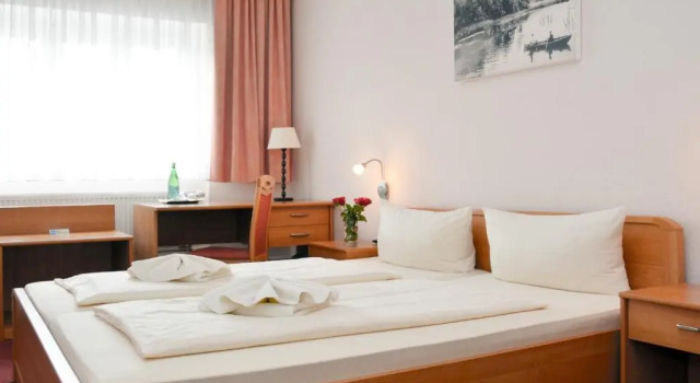 Standart çift kişilik oda Wannsee Hof