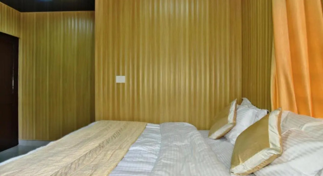 OYO 8455 Hotel Akash