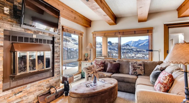 2Br Gorgeous Plaza Condo With A Fireplace - No Cleaning Fee! by RedAwning