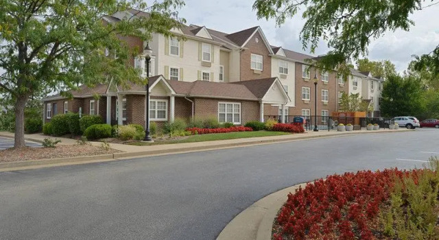 Кровать в общем номере Candlewood Suites St Louis St Charles by IHG
