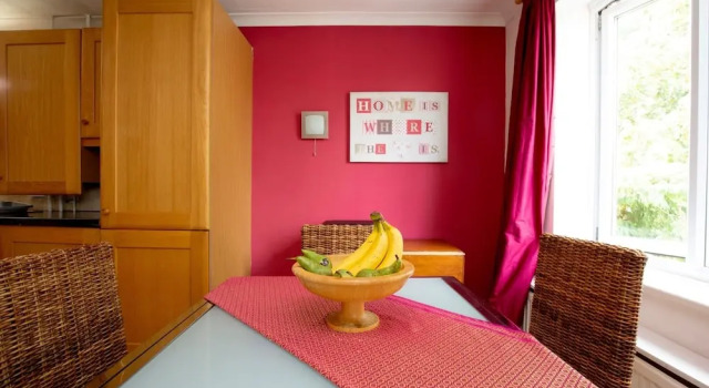 Sunny Summertown Apartment for 3 With Parking