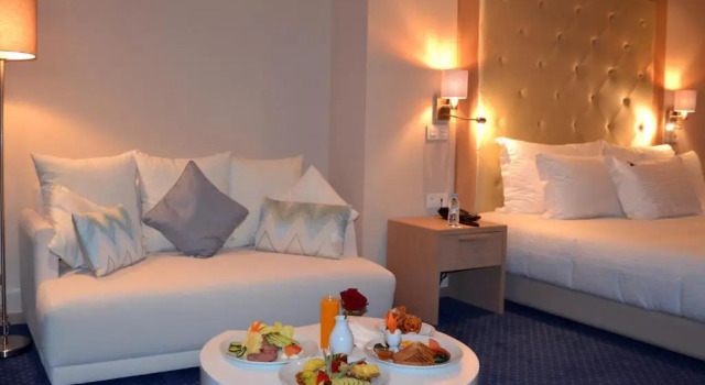 Полулюкс Flower Town Hotel & Spa