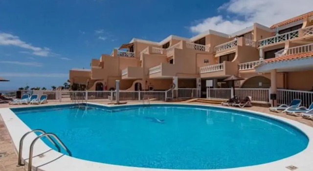 Апартаменты Paradise Court 1 BR Condo With Pool Costa Adeje