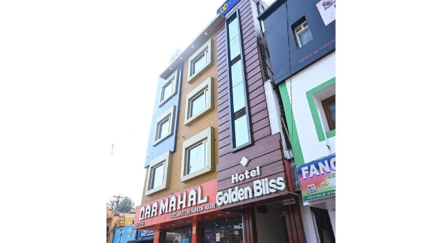 Fabhotel Golden Bliss