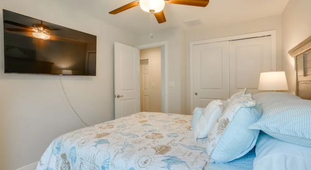 Home w/ Boat Dock & Gulf Access in Cape Coral, Забронировать Дом для отпуска Виллы Кейп-Корал, Вилла
