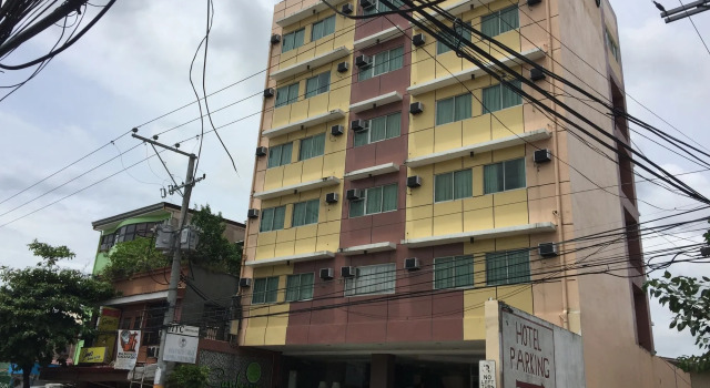 Canberry Hotel