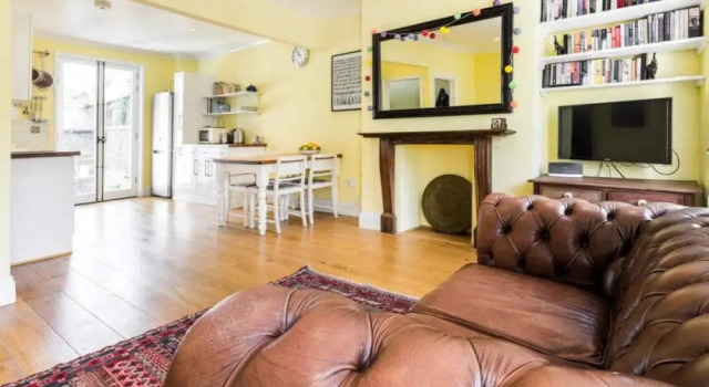 Spacious, Charming 3bd W/Balcony in Kennington, Забронировать Апартаменты/квартира Апартаменты Лондона, рядом с Razor, Апартаменты/квартира
