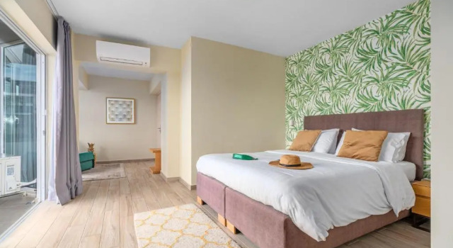 Люкс с балконом и с частичным видом на море Maison 66, Riviera Hotels