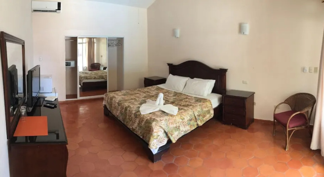 Двухместное бунгало с балконом Room #27 at Waterfront Playa Alicia