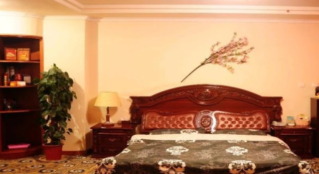 The Bog-Garden Hotel Lhasa, Rezerwuj Hotel Hotele 3-gwiazdkowe w Xinjiang, 3*