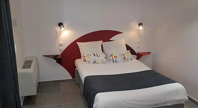 Номер Standard Brit Hotel Porte dEspagne