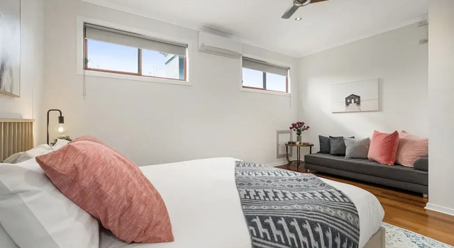 Апартаменты Unique 2- Storey Victorian Terrace Near Errol St