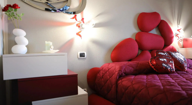 Номер Standard B&B Bellavista Exclusive in zona centrale con piscina riscaldata e Jacuzzi vista lago LA COLAZIONE viene servita in una pasticceria rinomata ed esclusiva esterna alla struttura