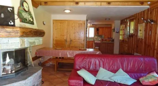 Apartment Agreable Triplex 12 Personnes - Ensoleille Et Calme, Prenota Appartamento Hotel a Rodano-Alpi con parcheggio, Parcheggio