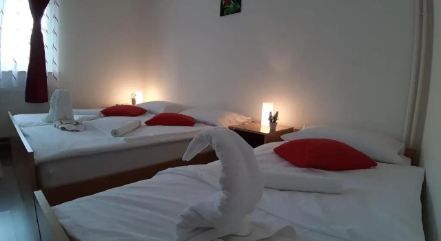 House Betty, Rezerwuj Apartament Hotele w Karlovac county z parkingiem, Parking