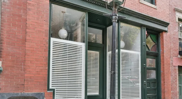 Alcove Studio in Elite Beacon Hill by Domio, Забронировать Отель Отели Бостона 3 звезды, рядом с Boston Public Market, 3*