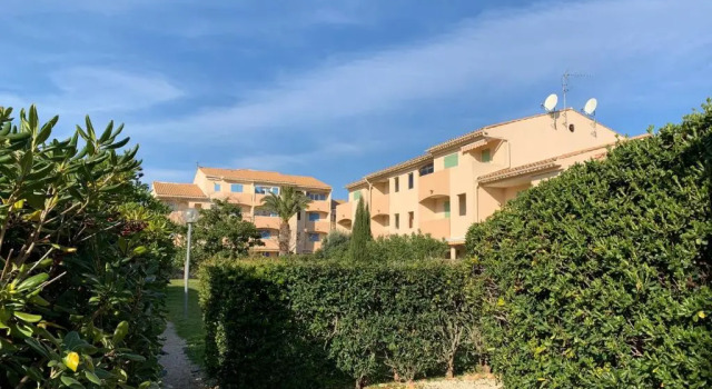 Апартаменты Une mouette au village de la Mer avec piscine pour 4 personne