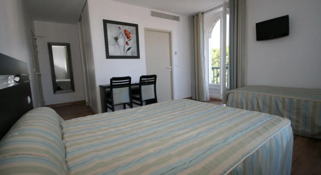 Hotel Lafon - face à lOcéan, Забронировать Отель Андай French Basque Country