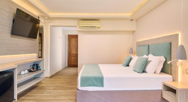 Четырёхместный номер семейный Standard с видом на бассейн Tsilivi Beach Hotel Zakynthos