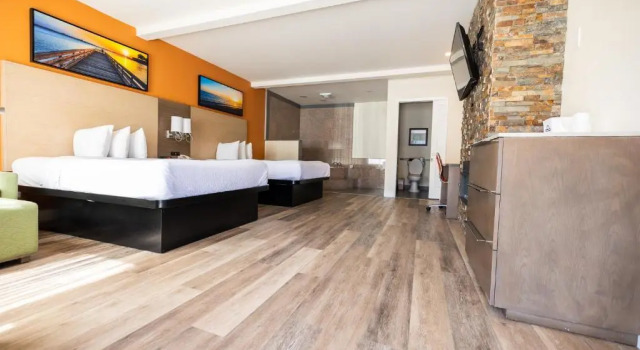Четырёхместный Studio Suite Days Inn by Wyndham Monterey Downtown