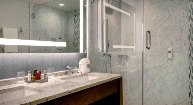 Двухместный люкс Marriott Greensboro Airport