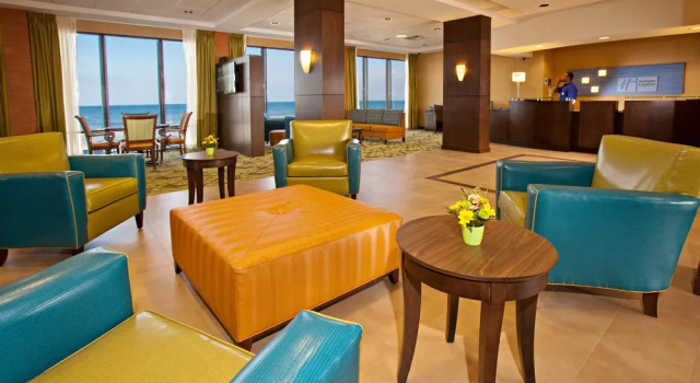 Holiday Inn Express & Suites Oceanfront Daytona Beach Shores by IHG, Забронировать Отель Дейтона-Бич Daytona Beach Area