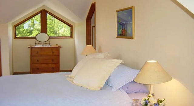 Waiwurrie Coastal Farm Lodge, Buchen Sie Bauernhof  