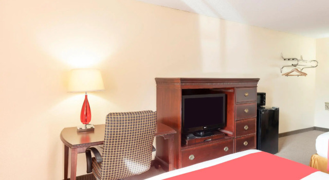 Номер Premium OYO Hotel Tulsa International Airport