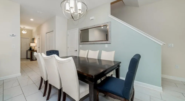 9051 Dogleg Drive, Забронировать Отель Отели Фор Корнерз с бассейном, Бассейн